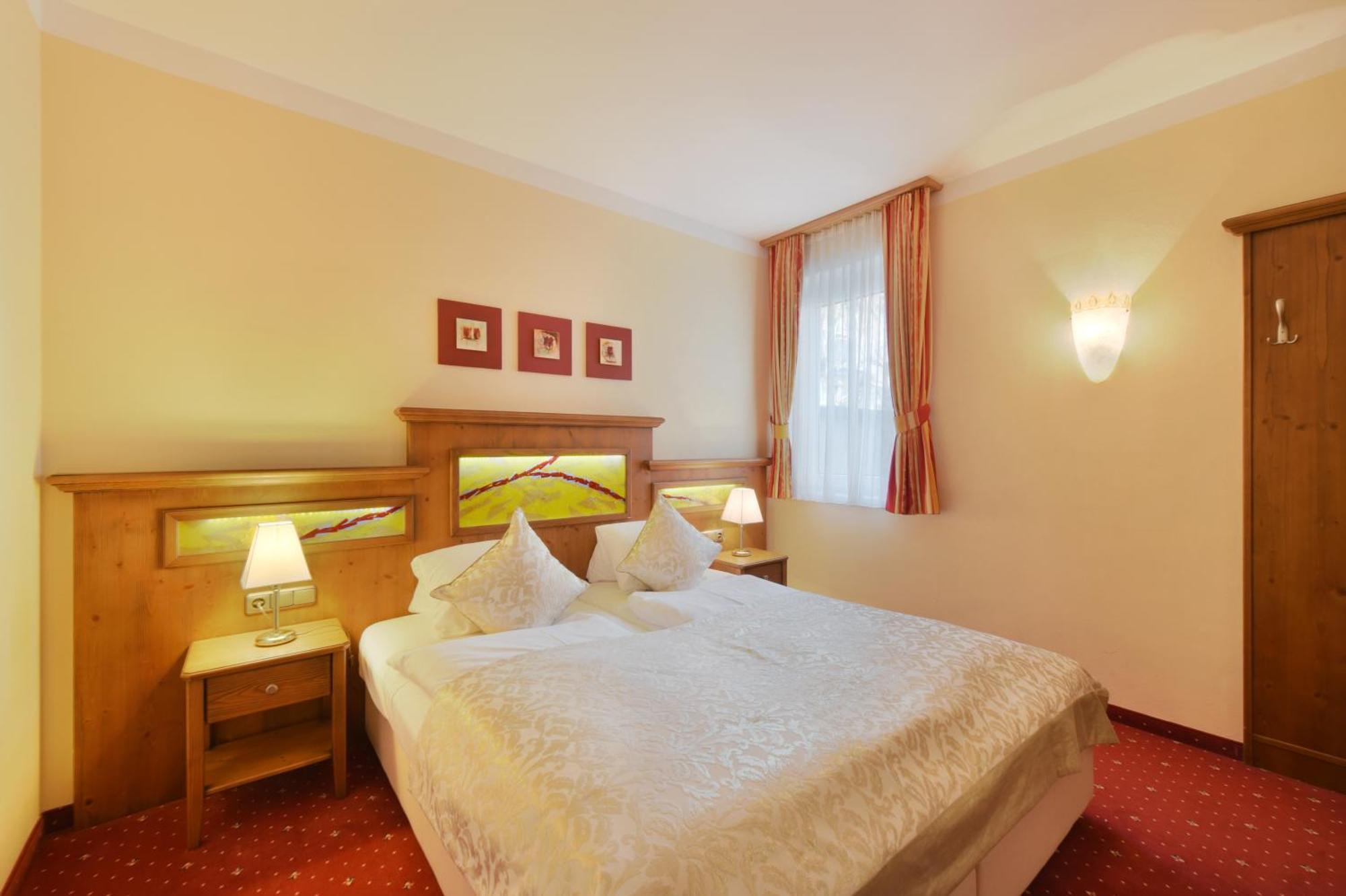 Appartements Cella Central เซลล์อัมเซ ภายนอก รูปภาพ