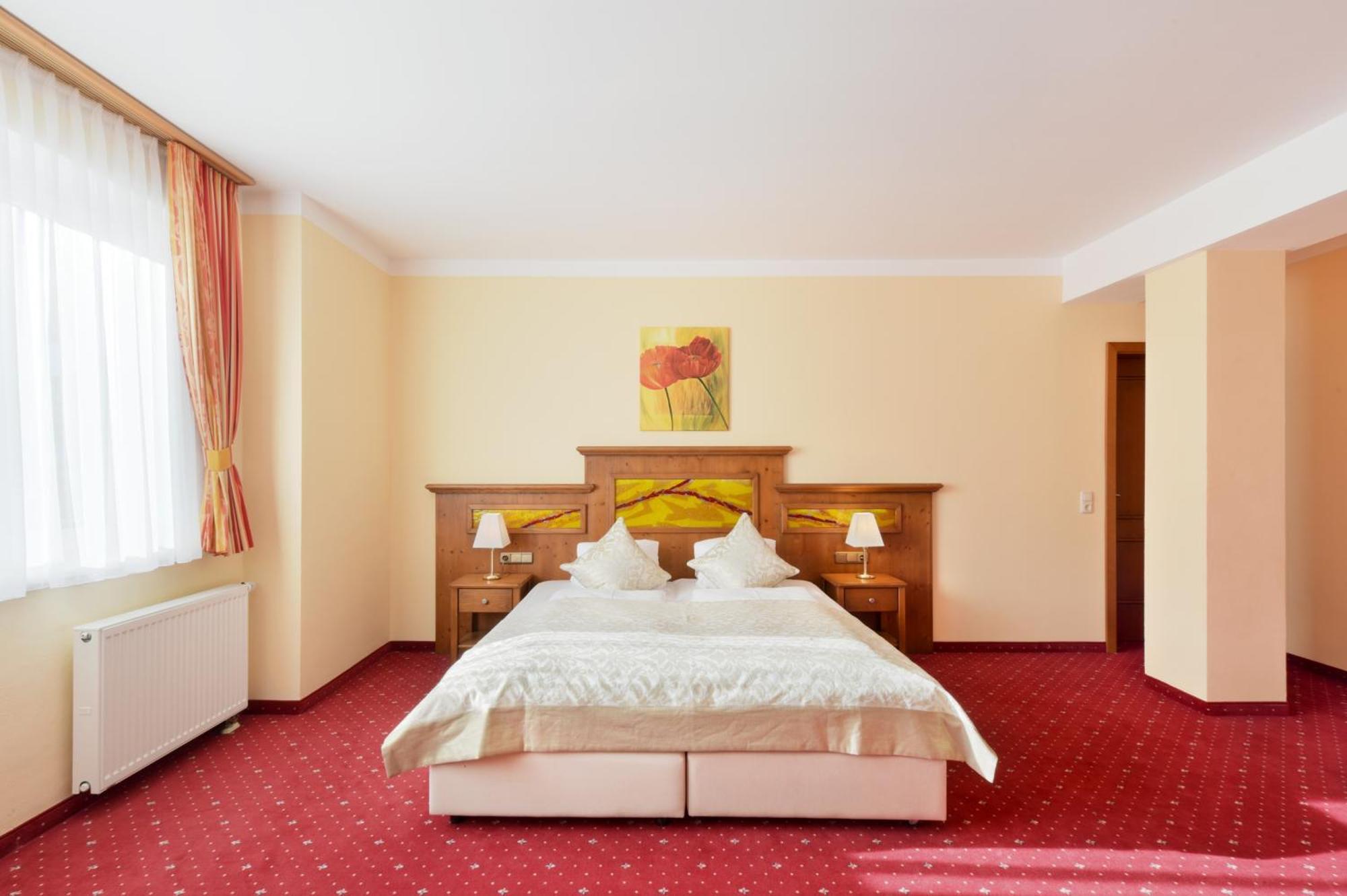 Appartements Cella Central เซลล์อัมเซ ภายนอก รูปภาพ