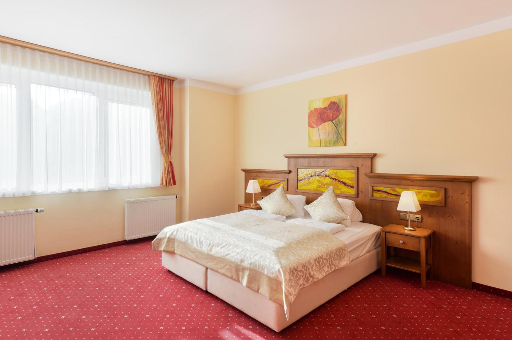 Appartements Cella Central เซลล์อัมเซ ภายนอก รูปภาพ