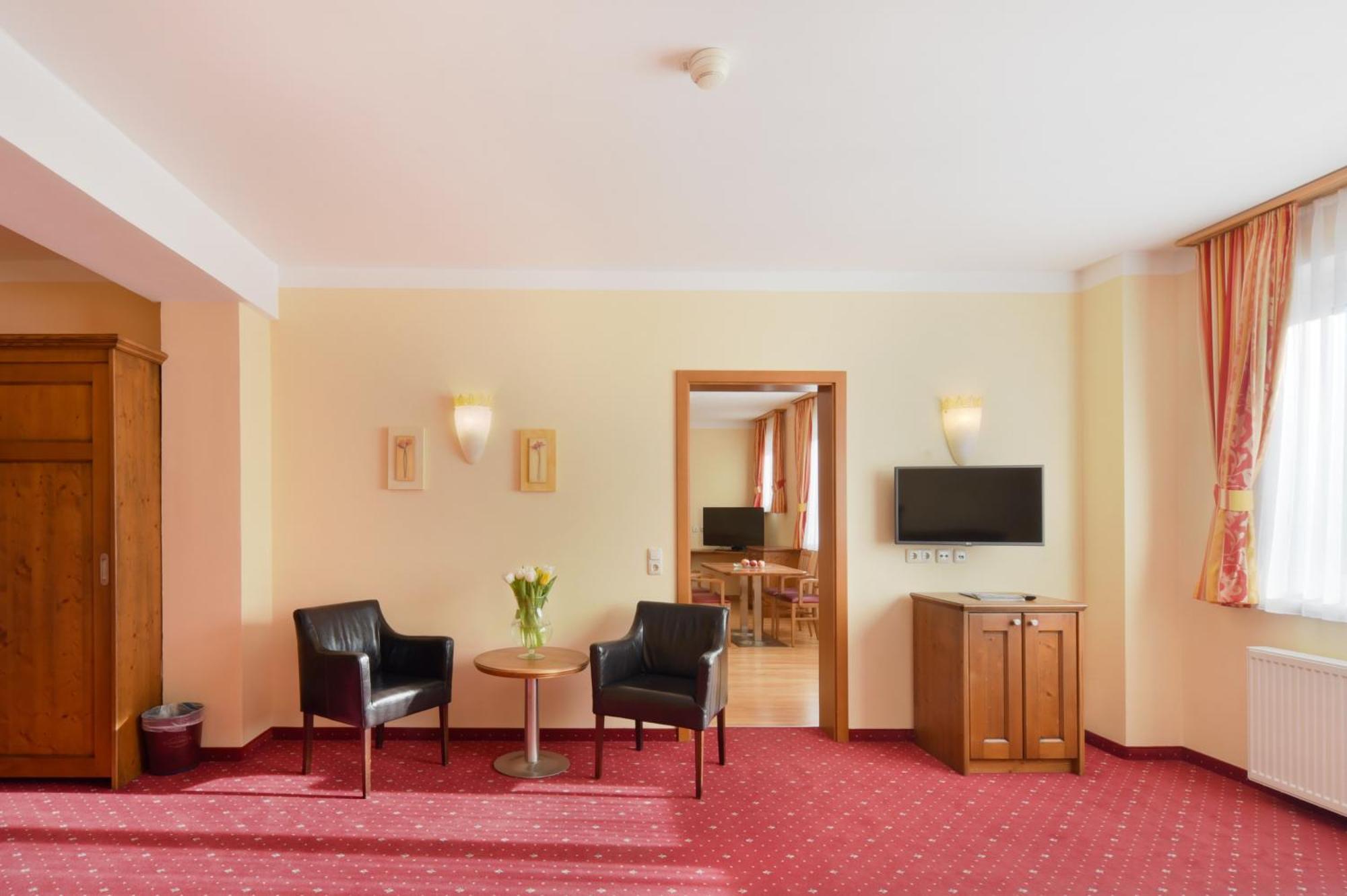 Appartements Cella Central เซลล์อัมเซ ภายนอก รูปภาพ