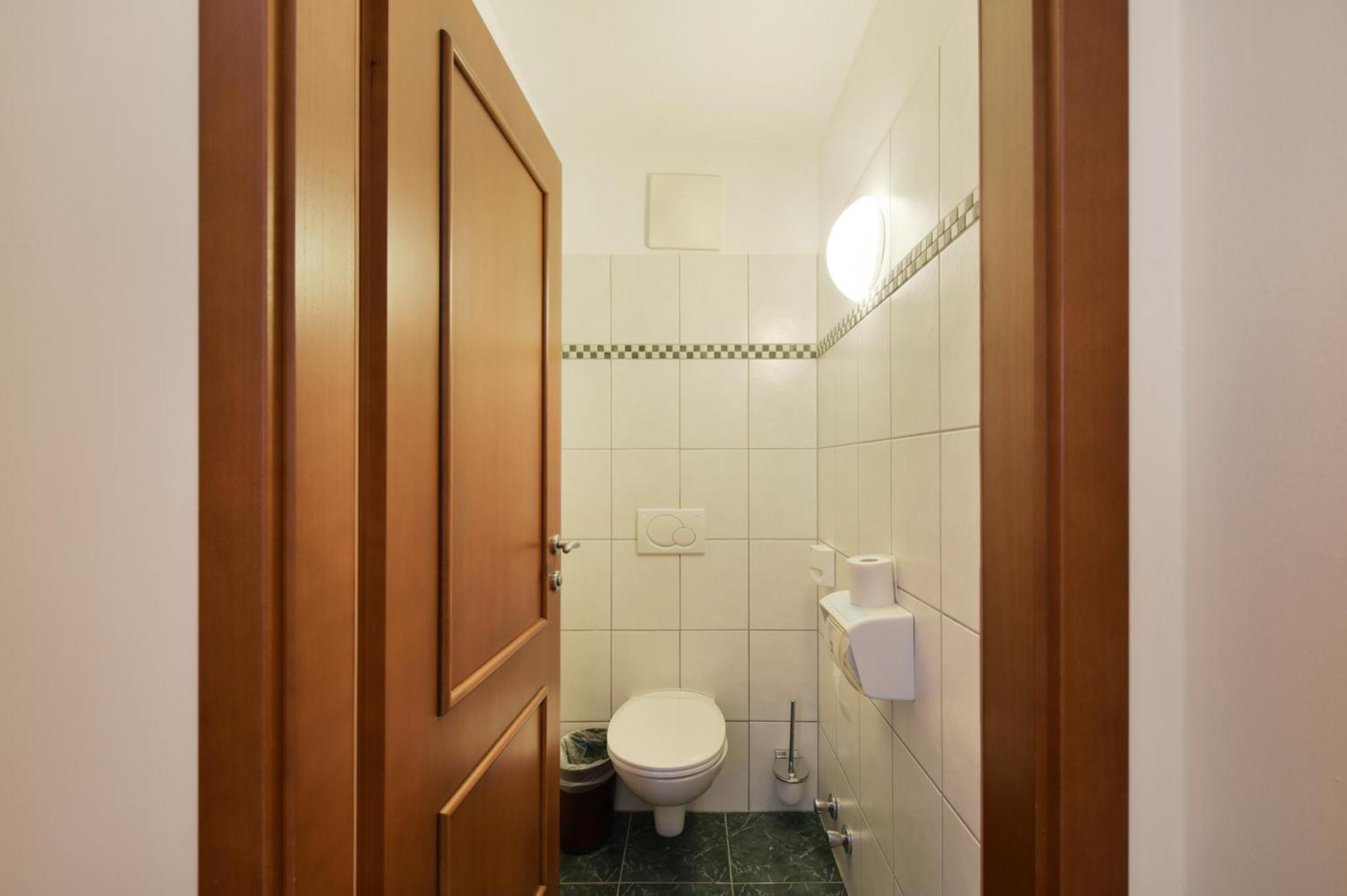 Appartements Cella Central เซลล์อัมเซ ภายนอก รูปภาพ
