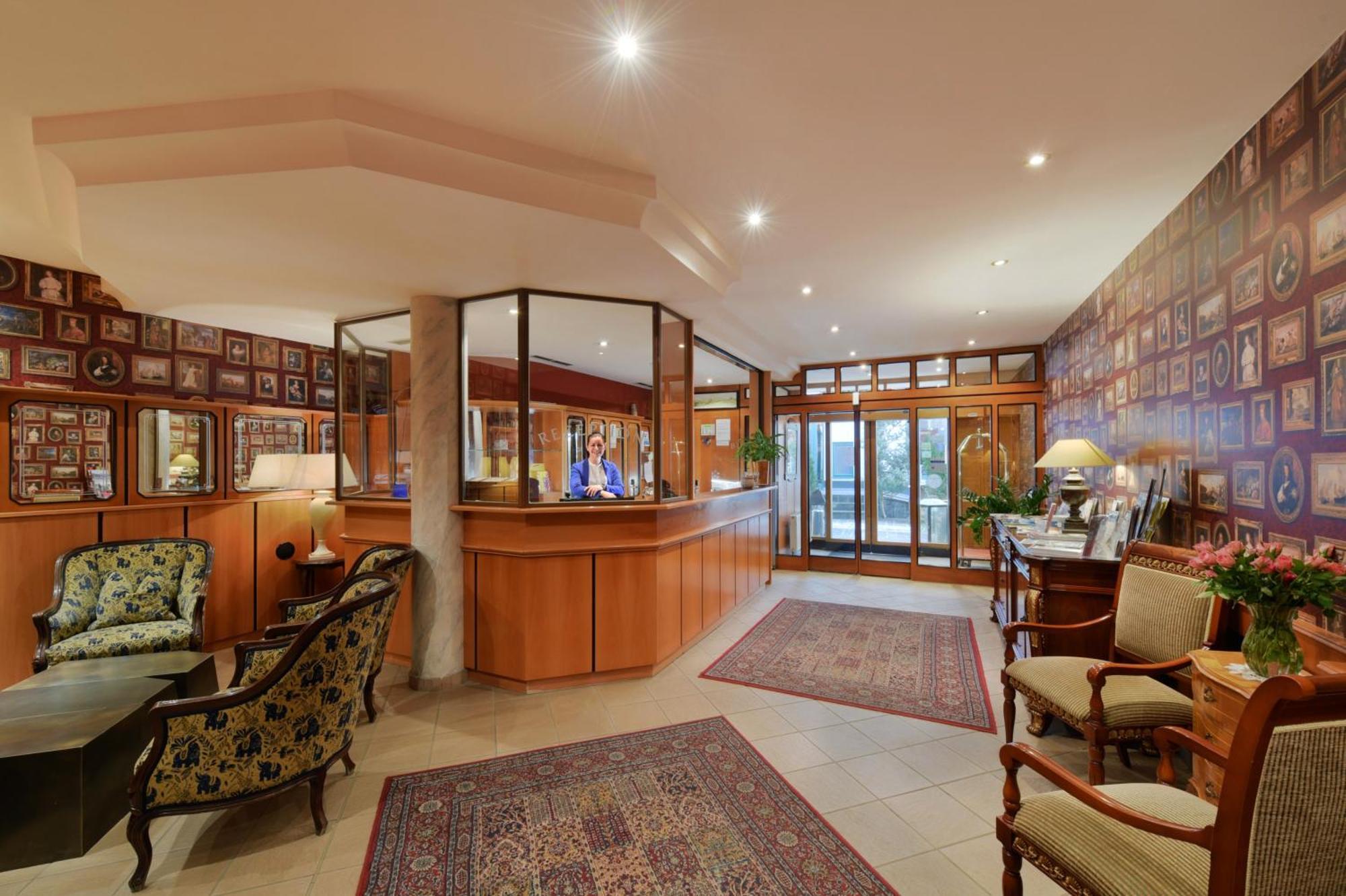 Appartements Cella Central เซลล์อัมเซ ภายนอก รูปภาพ