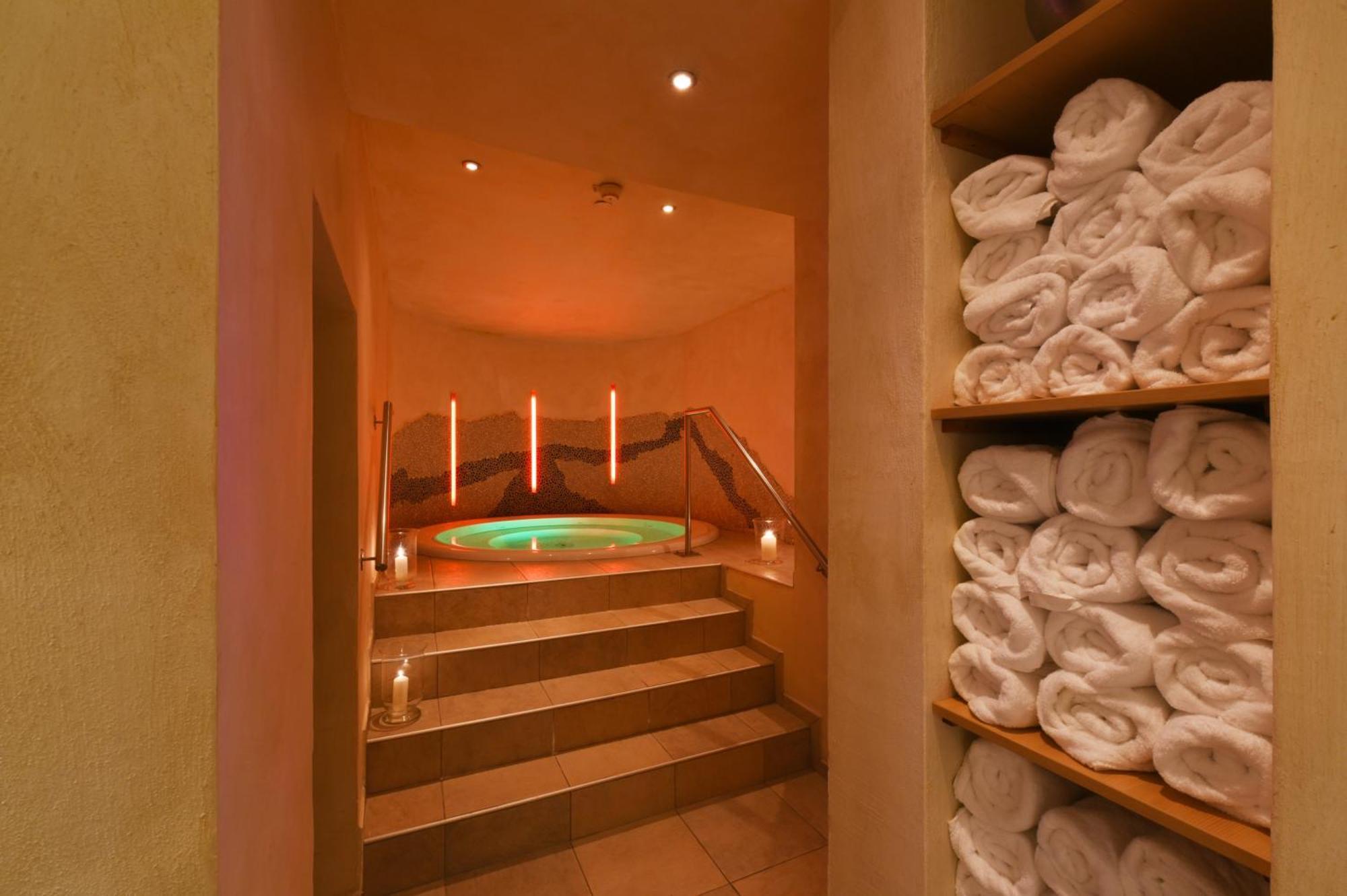 Appartements Cella Central เซลล์อัมเซ ภายนอก รูปภาพ